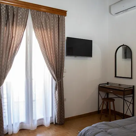 Cycladic Sea View House Near The Castle Apartmán